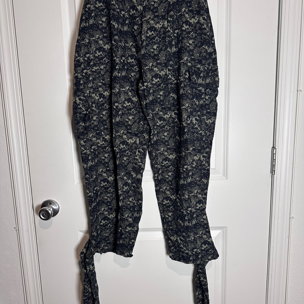 Zara Green Camouflage Patterned Pants With Ankle Ties